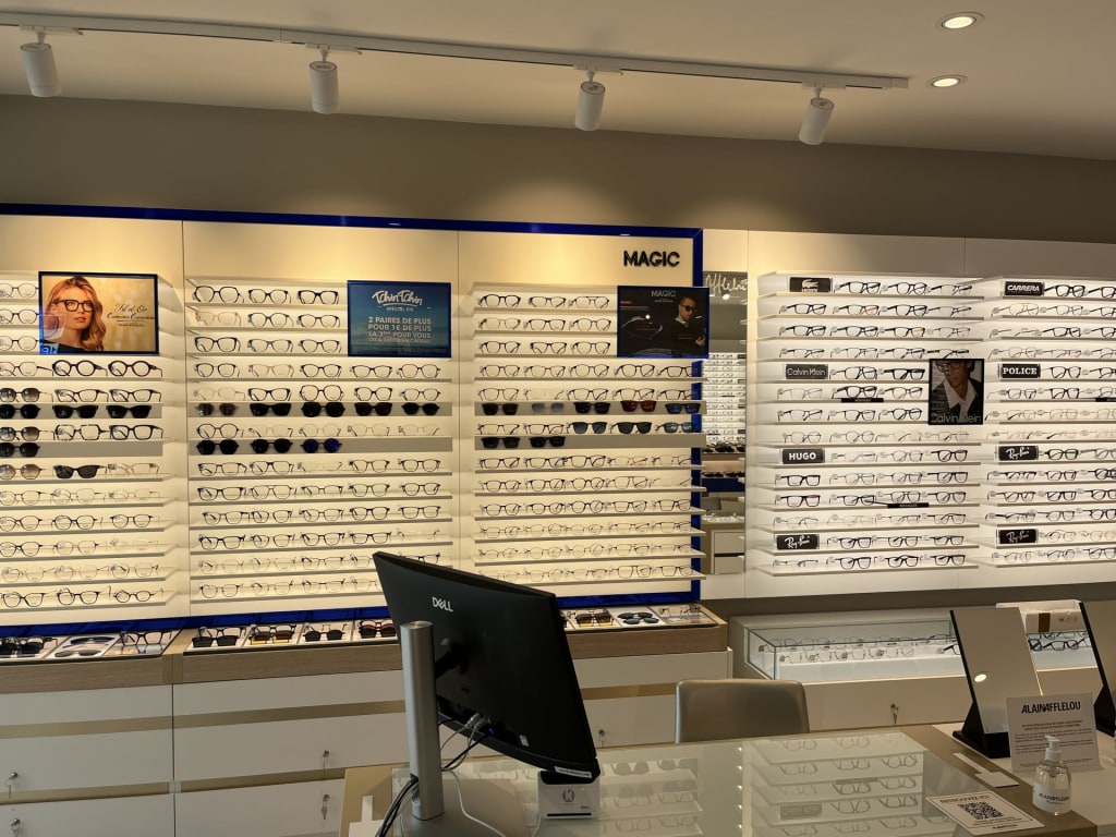 Magasin Opticien 964 avenue Ambroise Croizat 38920 CROLLES intérieur