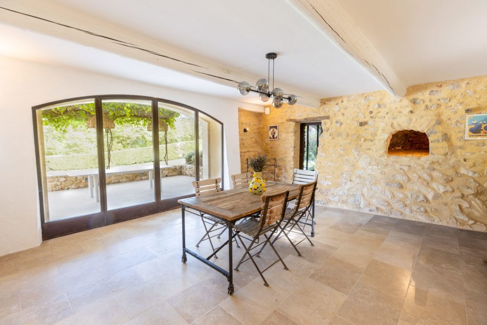 Photographs of New! Mas de la Lyre villa in Provence - Image 39 of 46