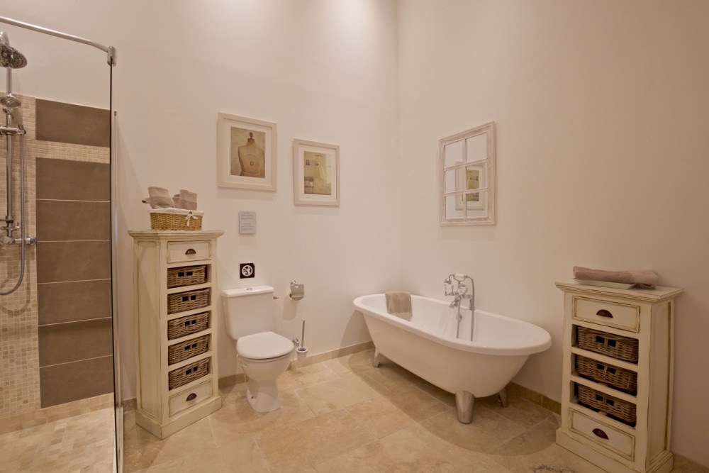 Photographs of Mas des Marguerites villa in Provence - Image 38 of 43