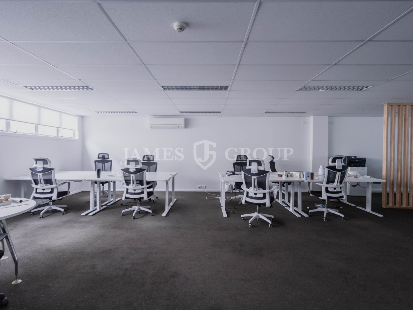Sleek Parnell Office