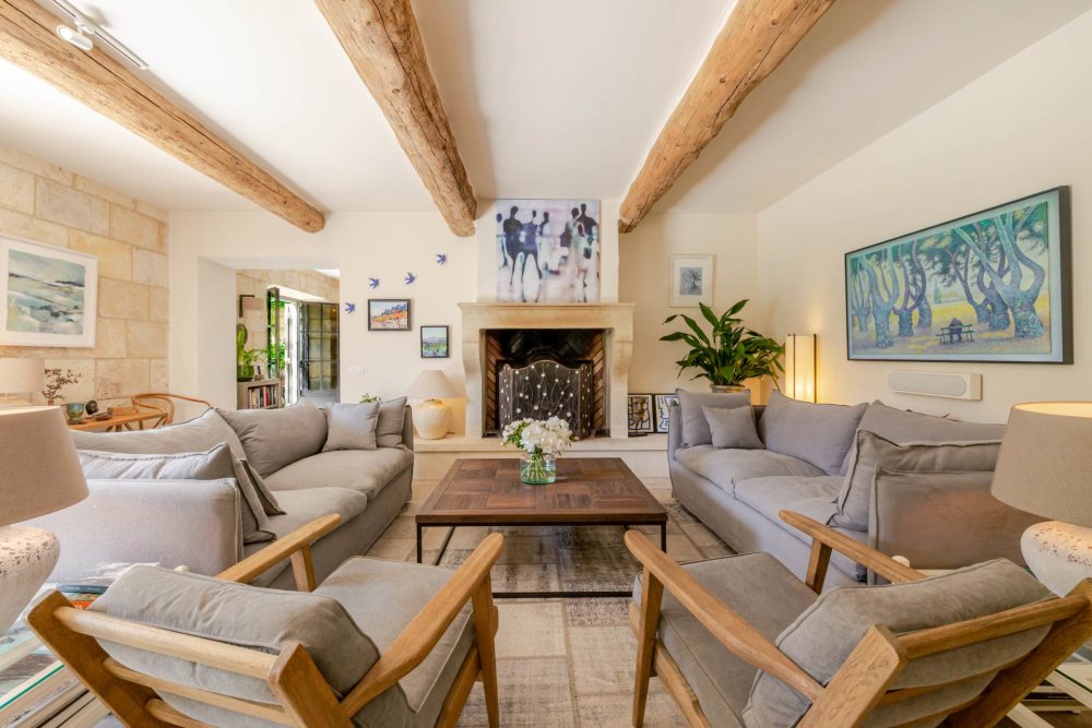 Photographs of Mas du Poète villa in Provence - Image 5 of 39