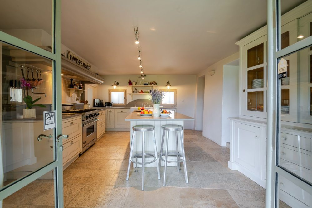 Photographs of Le Relais villa in Provence - Image 16 of 43