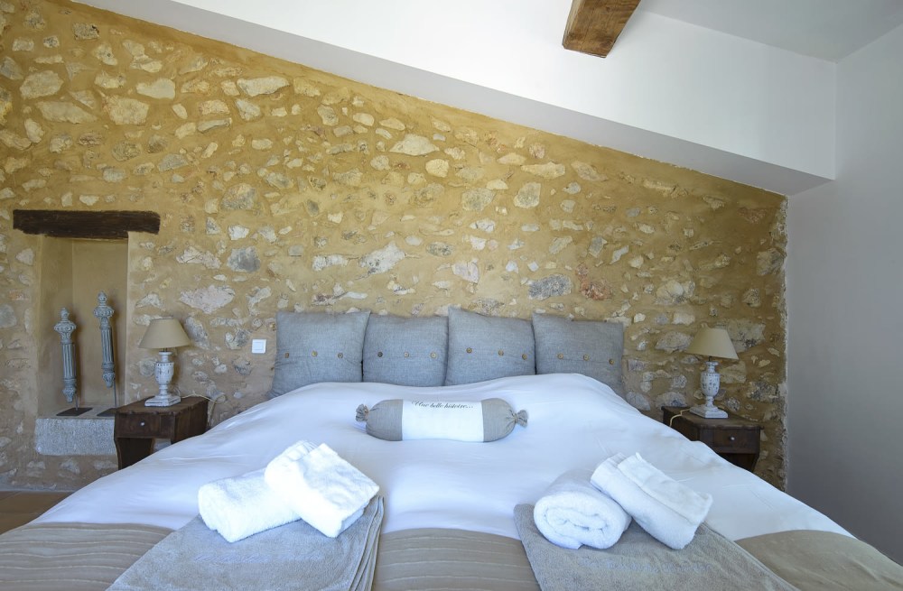 Photographs of Mas de Manebit villa in Provence - Image 11 of 30
