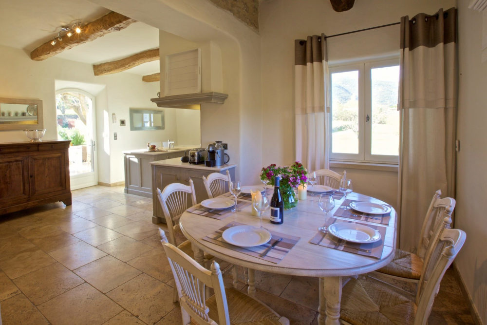 Photographs of Mas des Cerisiers villa in Provence - Image 8 of 34