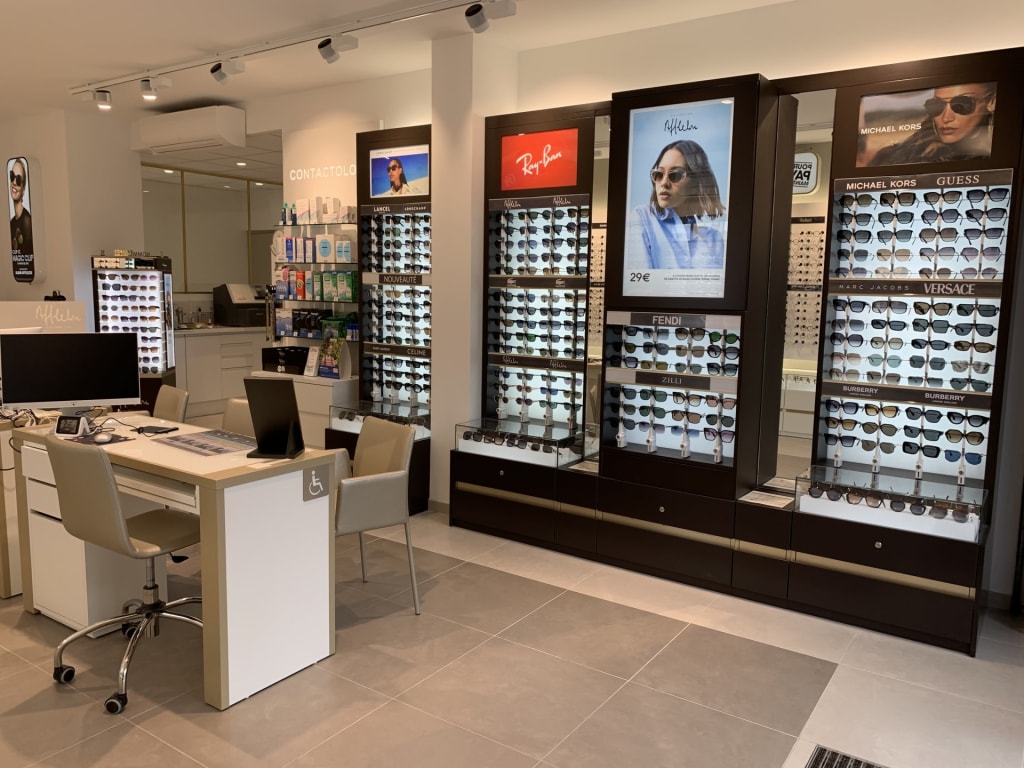 Magasin Opticien 7 place Jean Delvainquière 59150 WATTRELOS intérieur