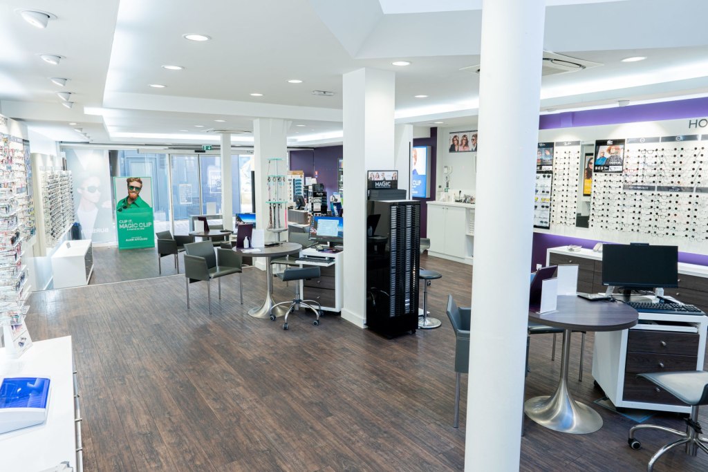 Magasin Opticien 30 rue du Soleil d'Or 28000 CHARTRES intérieur