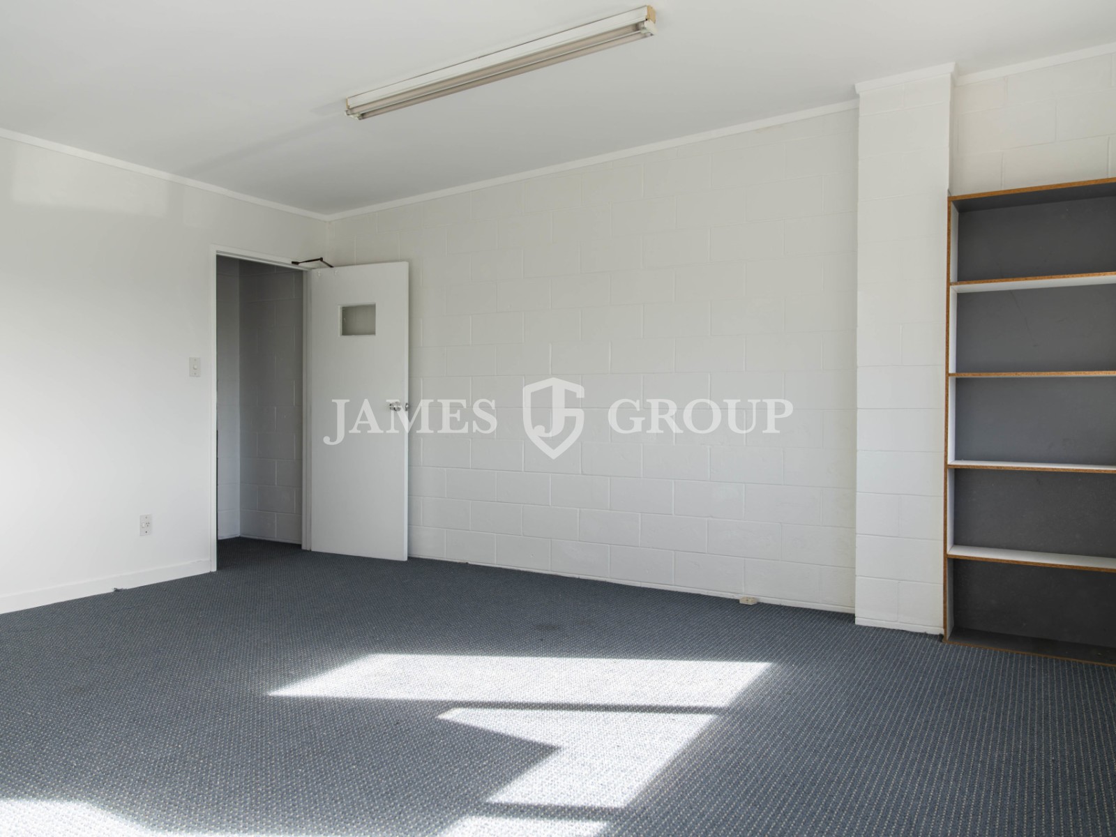 224m² Tidy Road Front Industrial | Henderson
