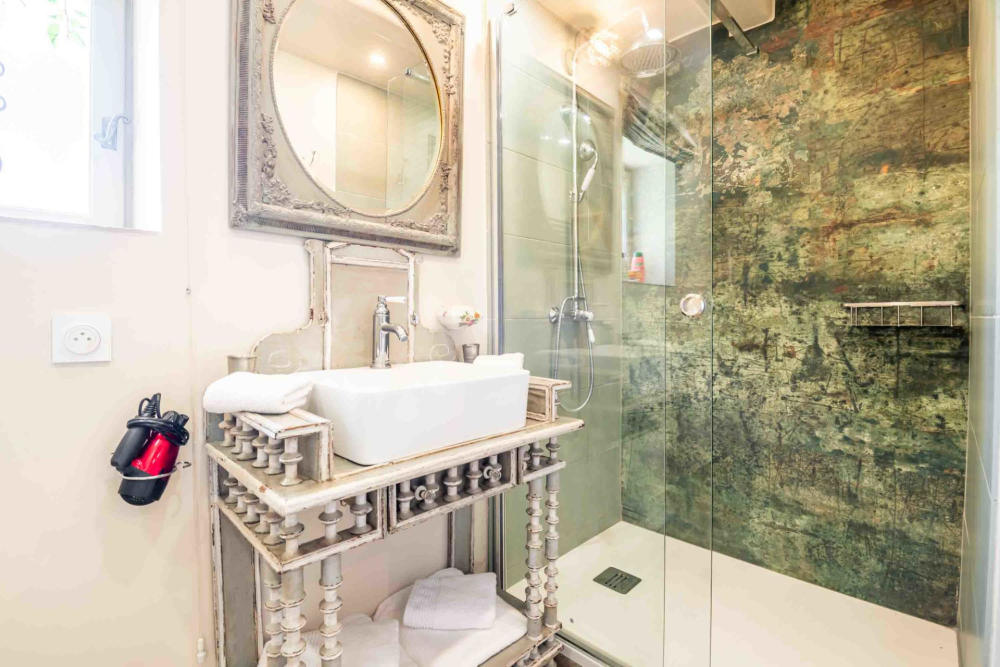 Photographs of Mas des Reflets villa in Provence - Image 46 of 61