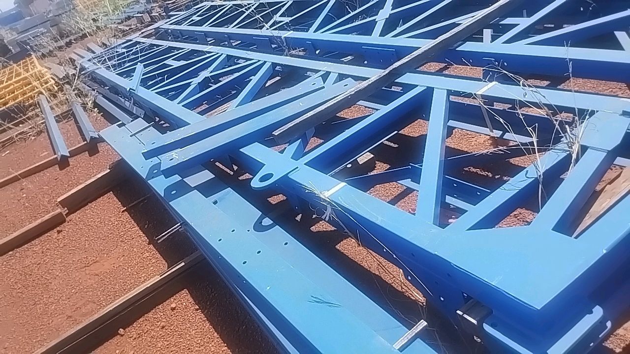 Lot of Metal Structures/ Street 6/ BOX F6-F5