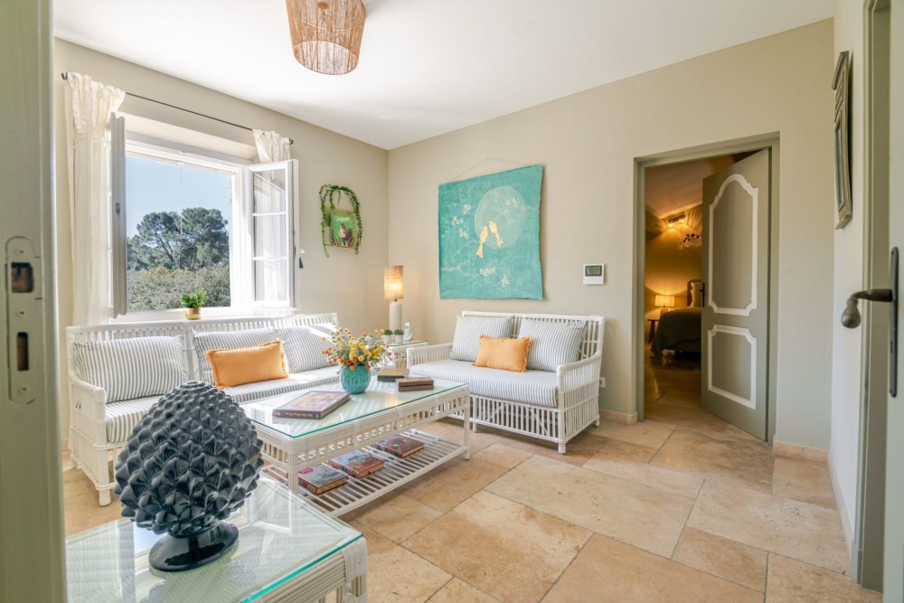 Photographs of Mas de l’Ecrin villa in Provence - Image 28 of 50