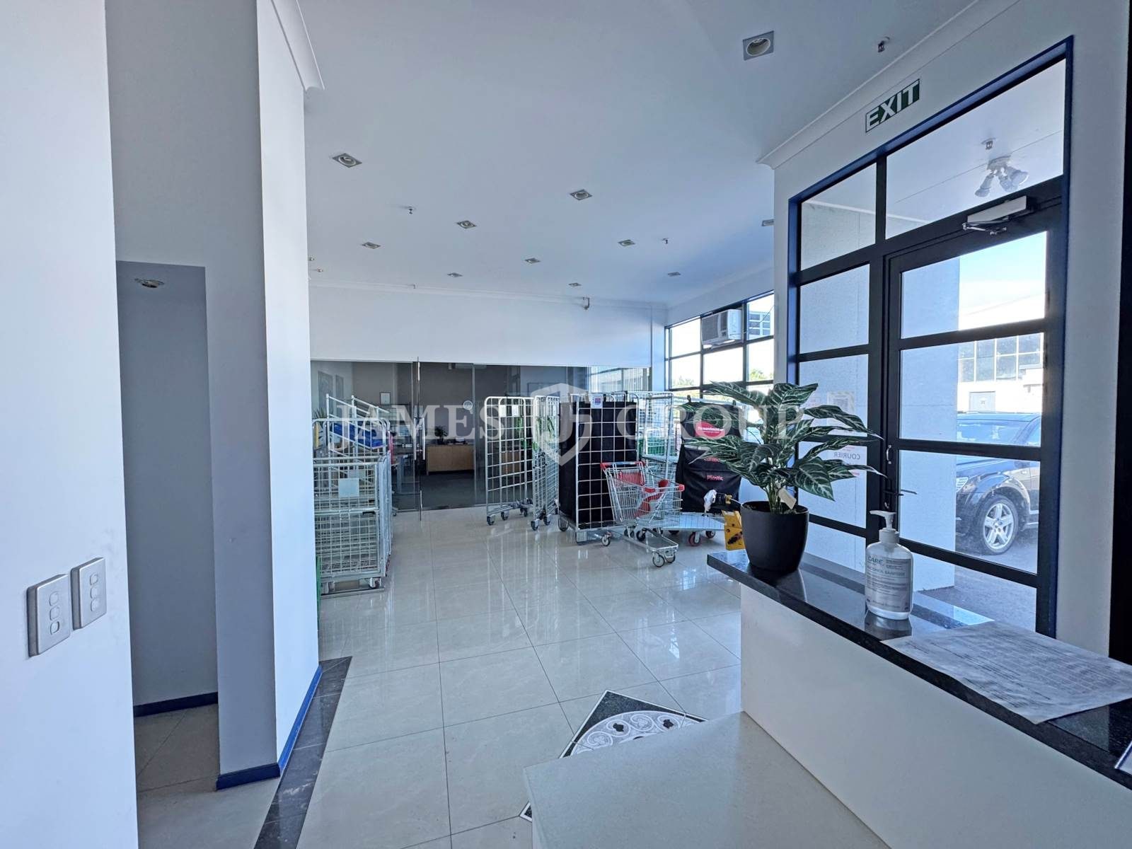 Well-presented Unit In Tidy Complex | 540sqm