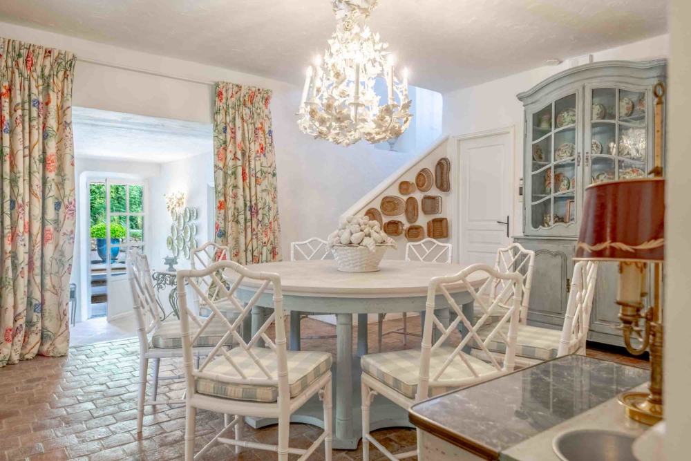 Photographs of Mas Provencal villa in Provence - Image 13 of 38