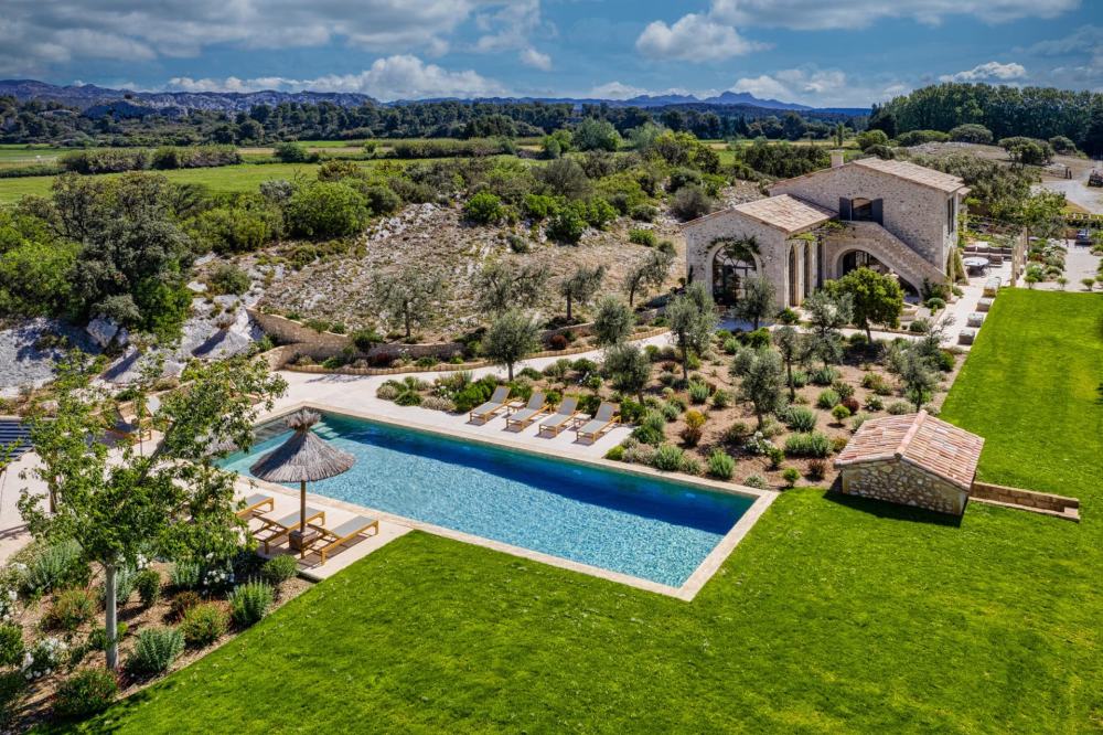 Photographs of Mas de l’Atlas villa in Provence - Image 32 of 45