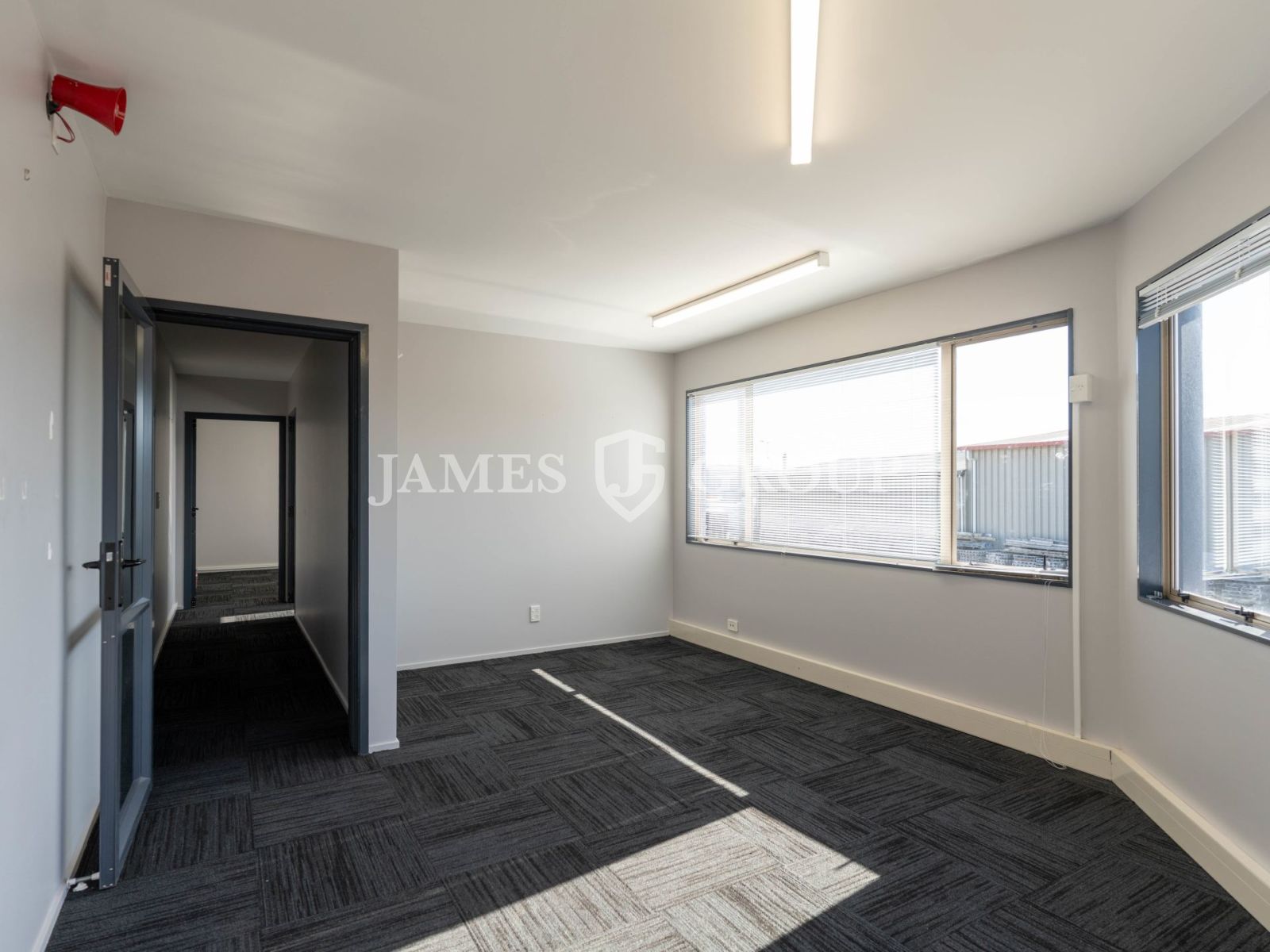 105m² East Tamaki Office + Warehouse Options