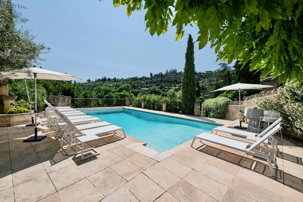Photographs of Mas de la Reine villa in Provence - Image 40 of 41