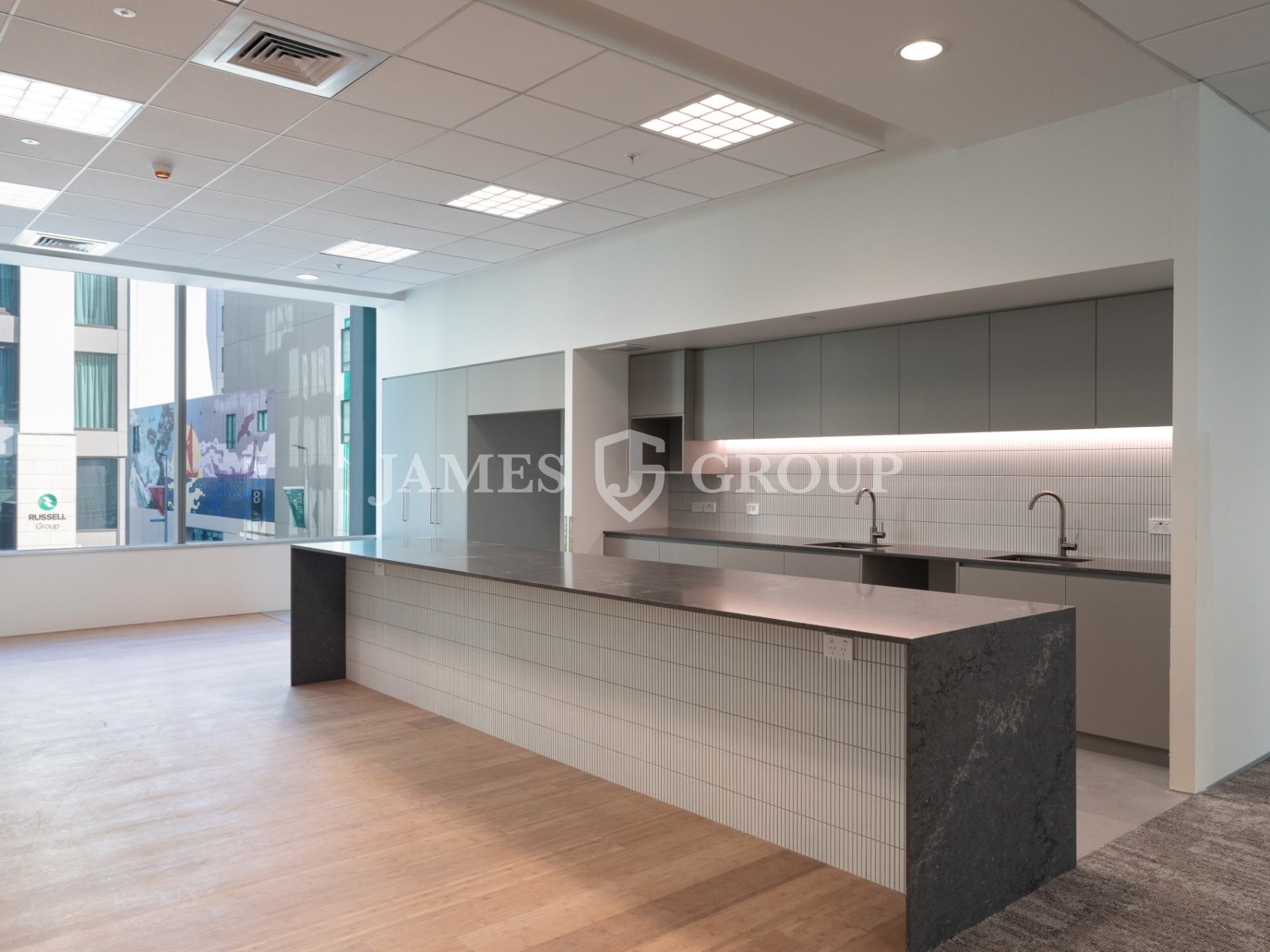 Large 1,680m² Office Floor With Signage Rights