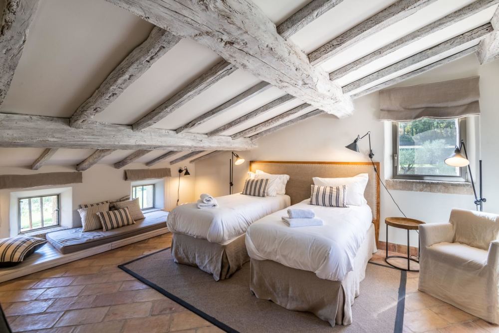 Photographs of Mas de Lacoste villa in Provence - Image 38 of 64