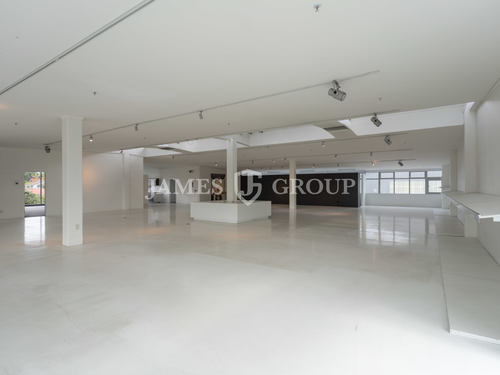 High Profile Rosebank Road Warehouse & Showroom