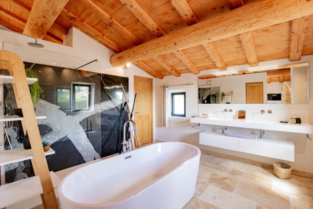 Photographs of Mas Helios villa in Provence - Image 22 of 44