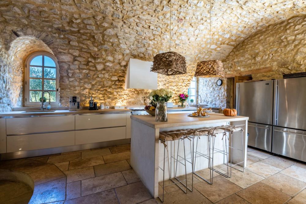 Photographs of Mas des Gardois villa in Provence - Image 16 of 58