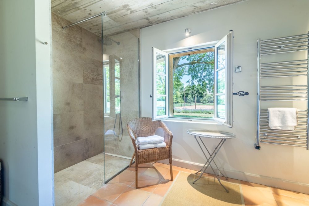 Photographs of Mas du Cardinal villa in Provence - Image 41 of 49