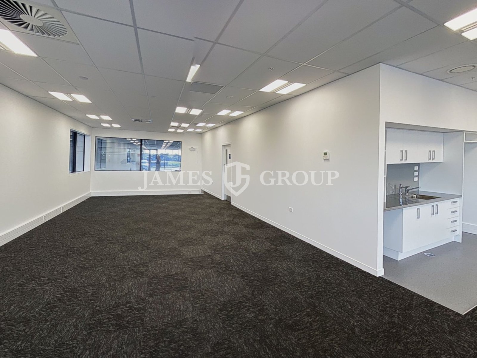 High Stud Industrial – Minutes From Airport