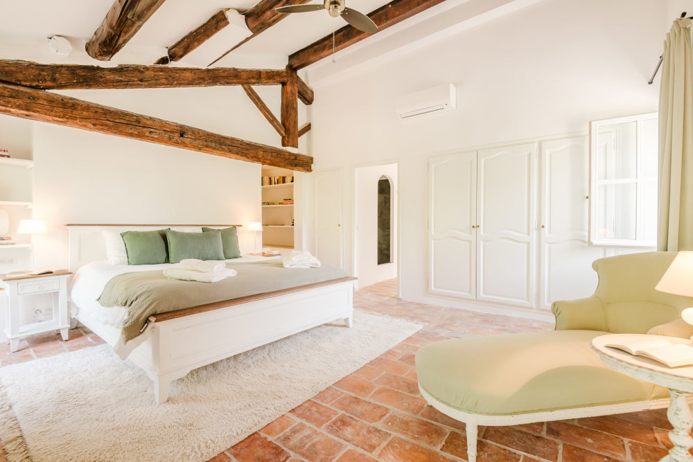 Photographs of Mas des Cinq Sens villa in Provence - Image 20 of 37