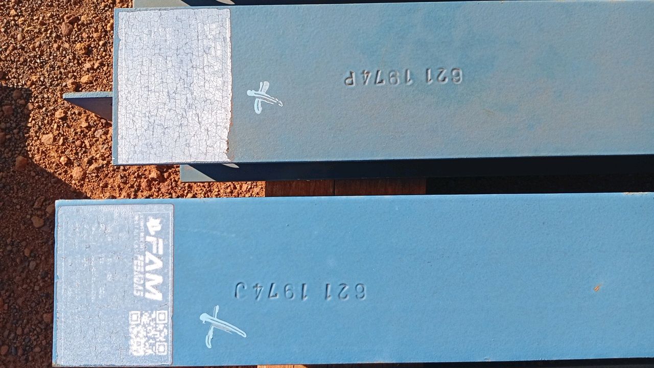Lot of Metal Structures / Street 1 / BOX A12