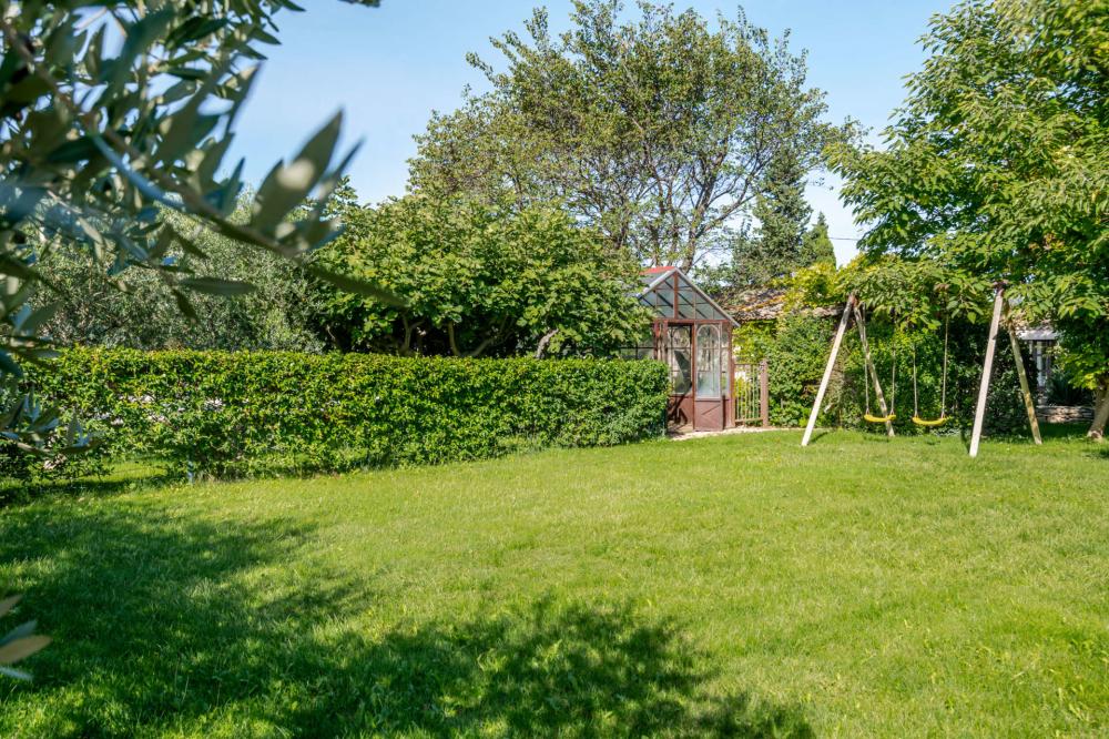 Photographs of Mas des Lilas villa in Provence - Image 25 of 36