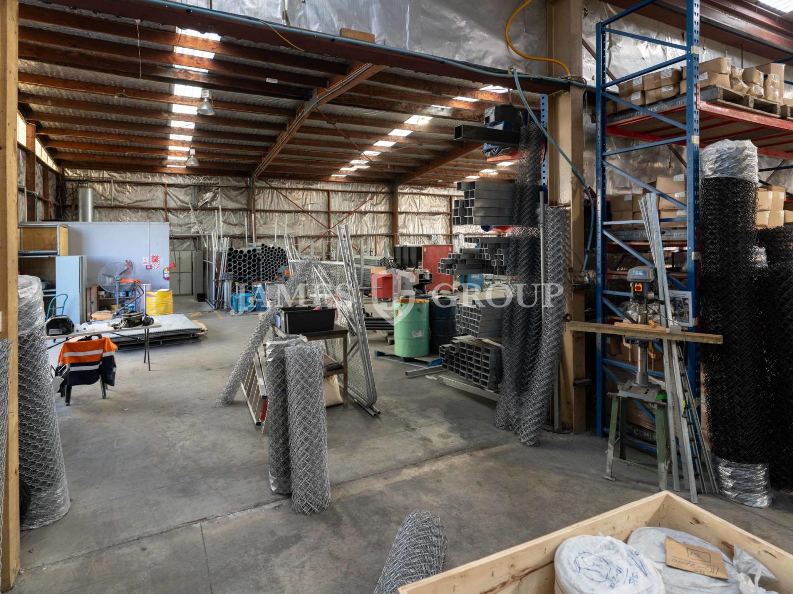 Cost-effective With Dual Access & Yard | 1,291m²