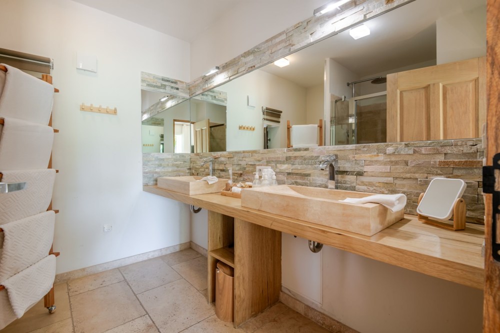 Photographs of Mas de Velorgues villa in Provence - Image 25 of 58