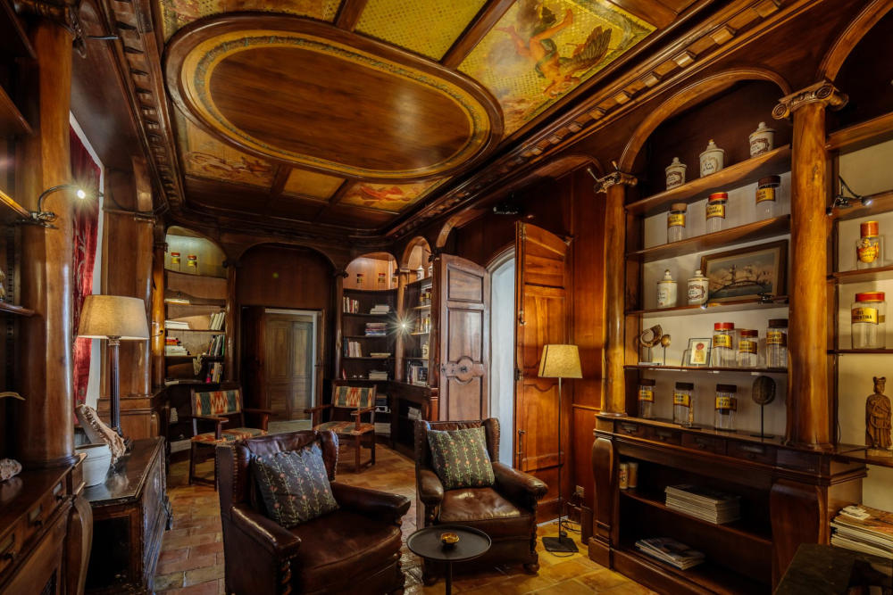 Photographs of Chateau de Sannes villa in Provence - Image 13 of 61