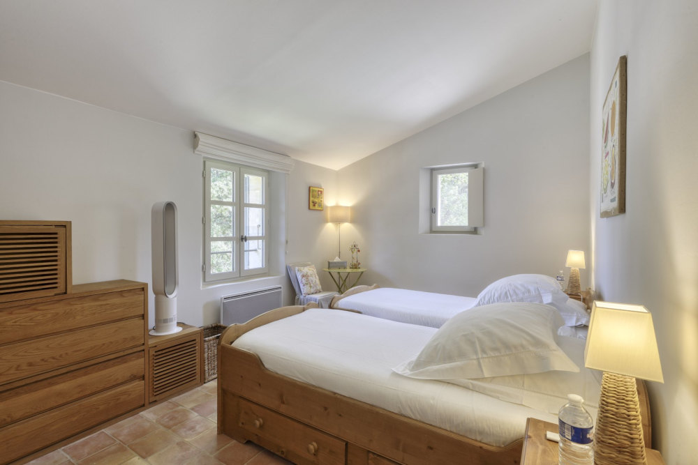 Photographs of Mas de Monvert villa in Provence - Image 28 of 34