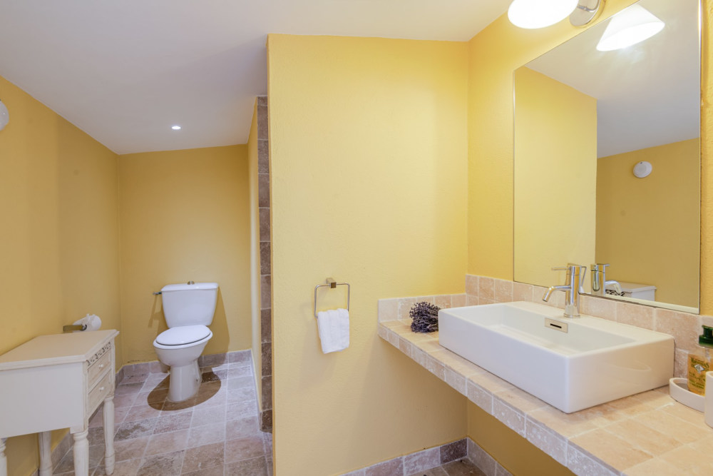 Photographs of Mas de Roubine villa in Provence - Image 41 of 45