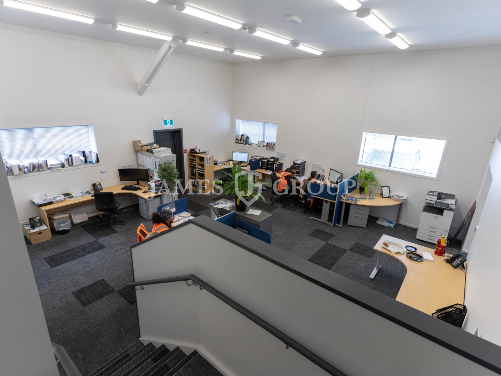 3,462m² Warehouse And Office With Yard