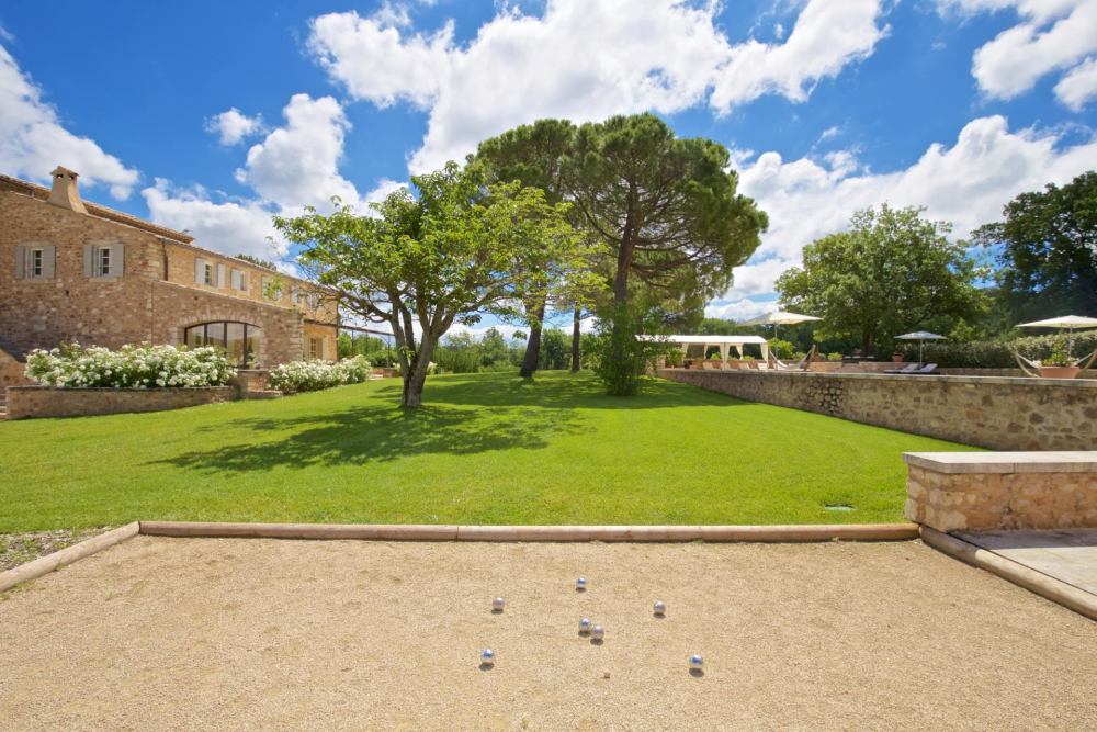 Photographs of Mas du Milan villa in Provence - Image 16 of 50