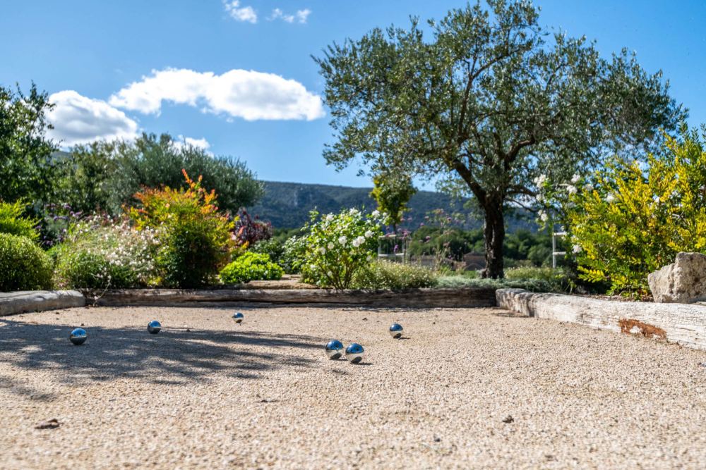 Photographs of Domaine du Lys villa in Provence - Image 43 of 45