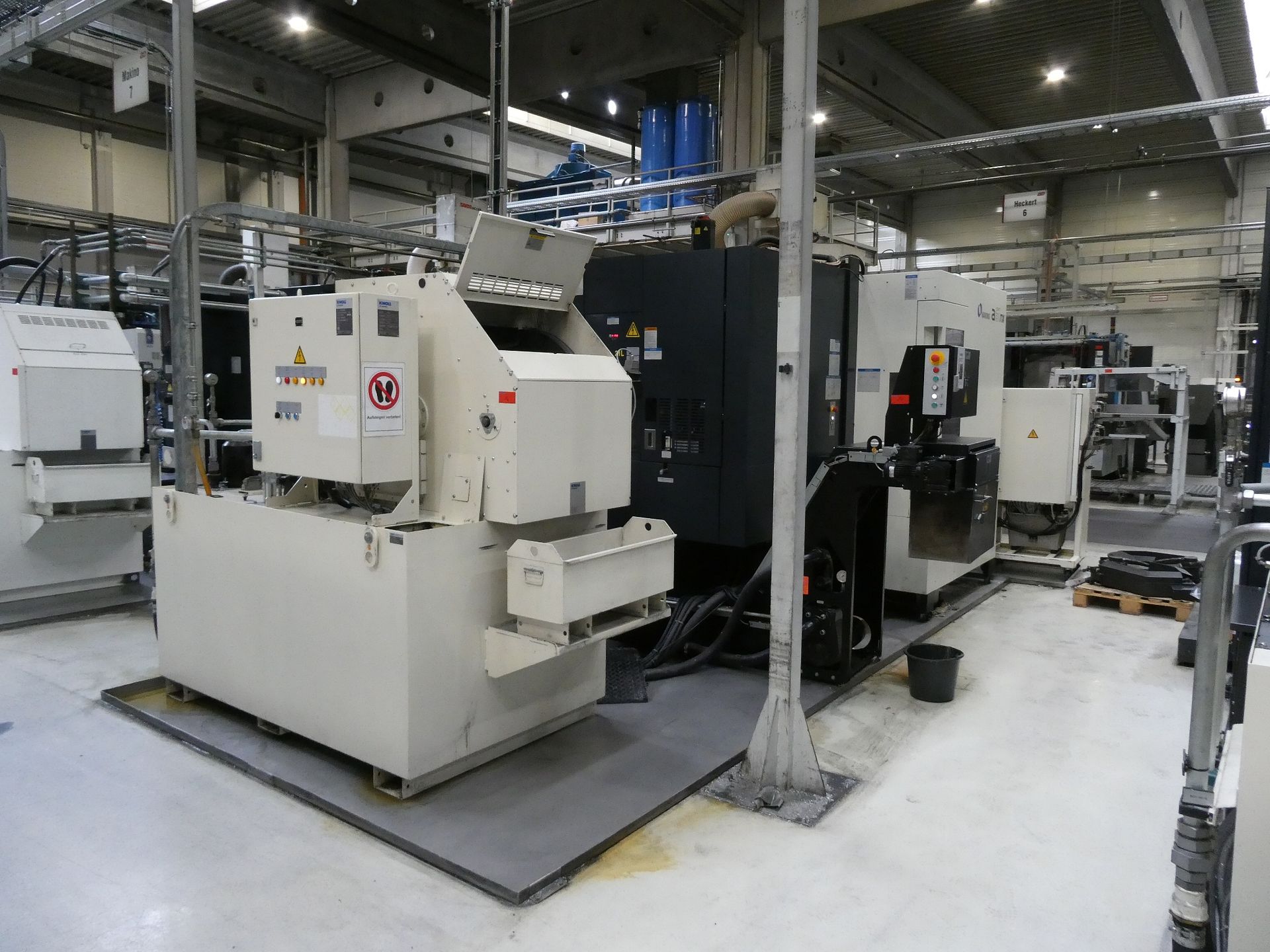 CNC Machining Center-Makino - Image 10