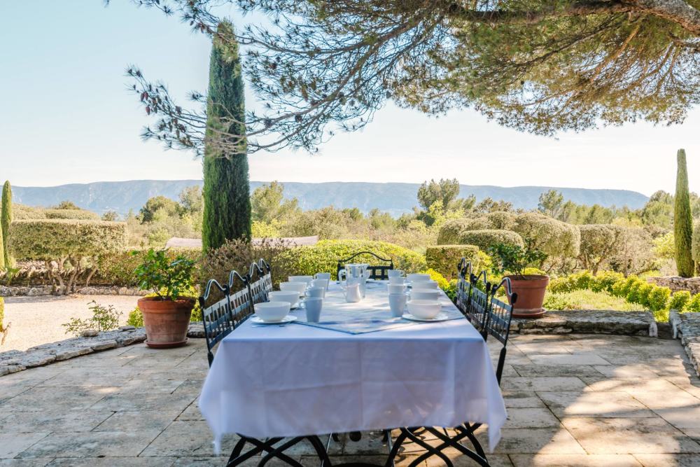Photographs of Mas des Imberts villa in Provence - Image 45 of 48