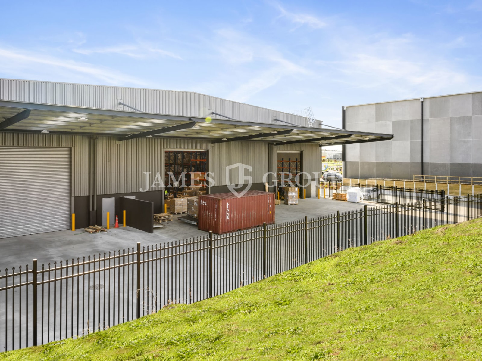 High-profile A-grade Warehouse | + 22 Carparks