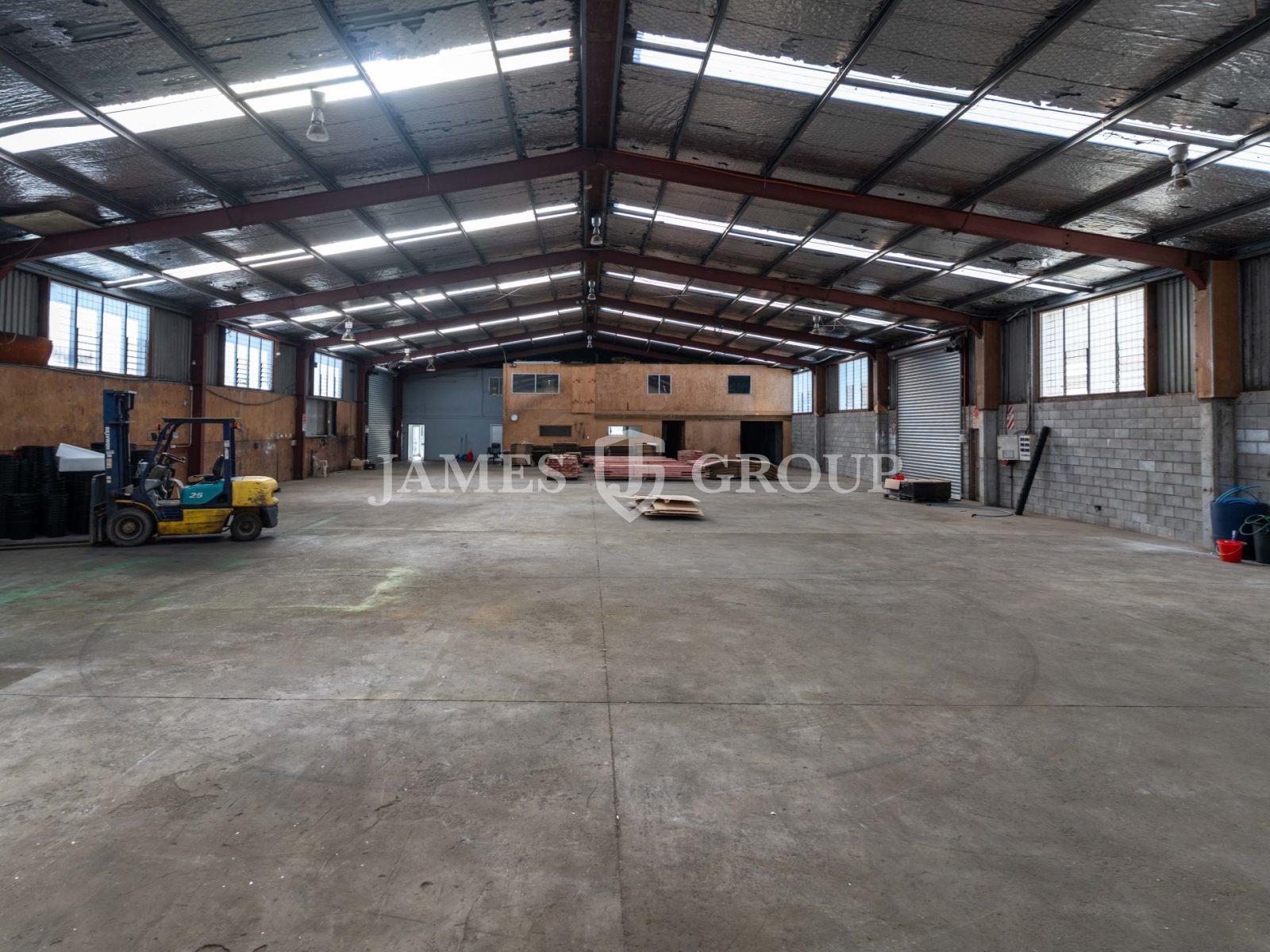 High-stud Heavy Industry Warehouse & Yard