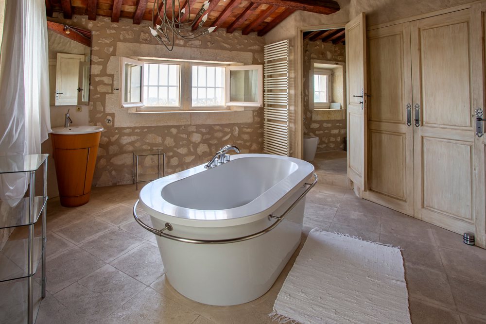 Photographs of La Citadelle villa in Provence - Image 11 of 28