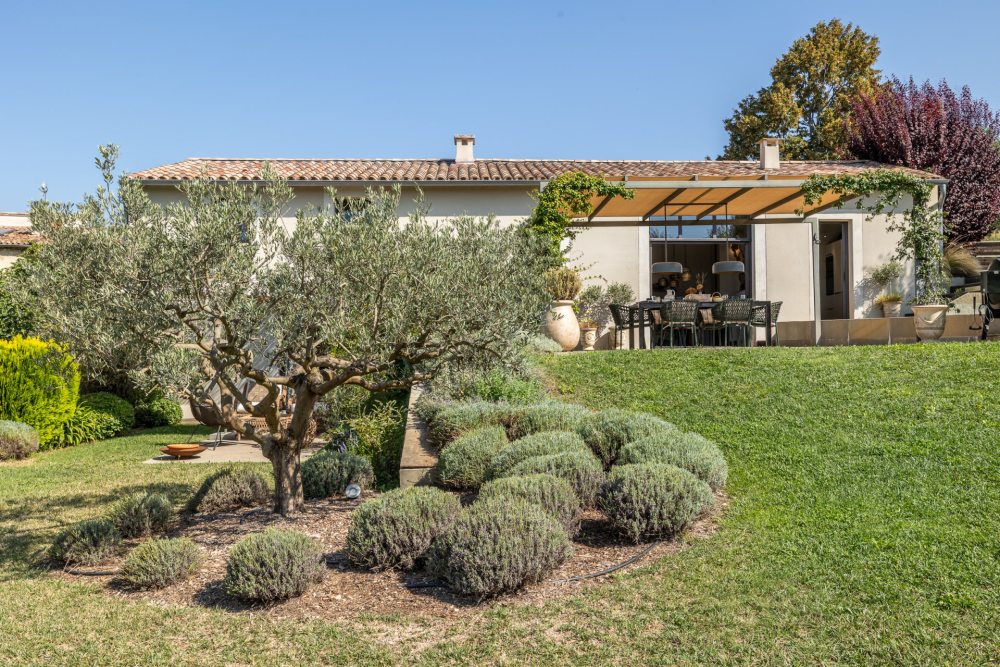 Photographs of Villa Caseneuve villa in Provence - Image 12 of 42