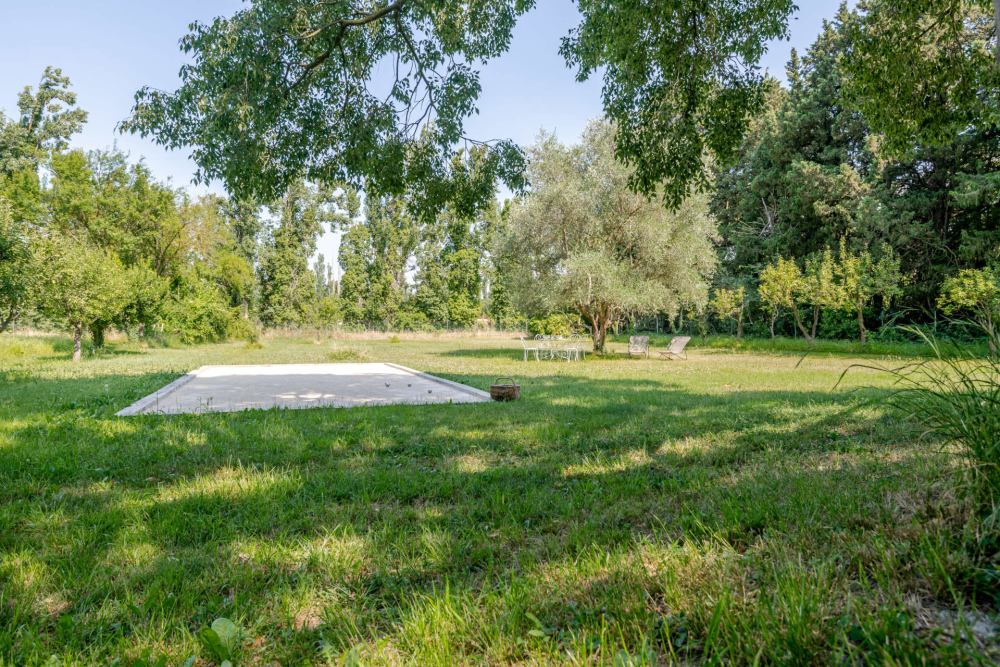 Photographs of Mas des Pêchers villa in Provence - Image 46 of 52