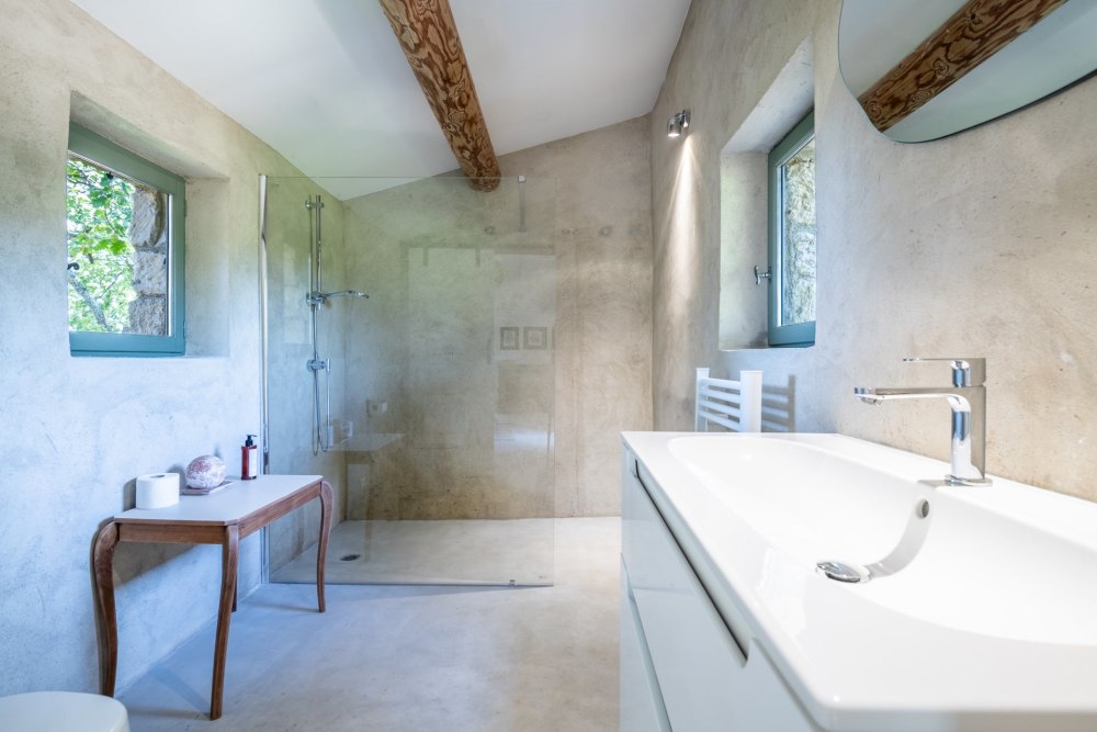 Photographs of Mas les Gardiols villa in Provence - Image 35 of 43