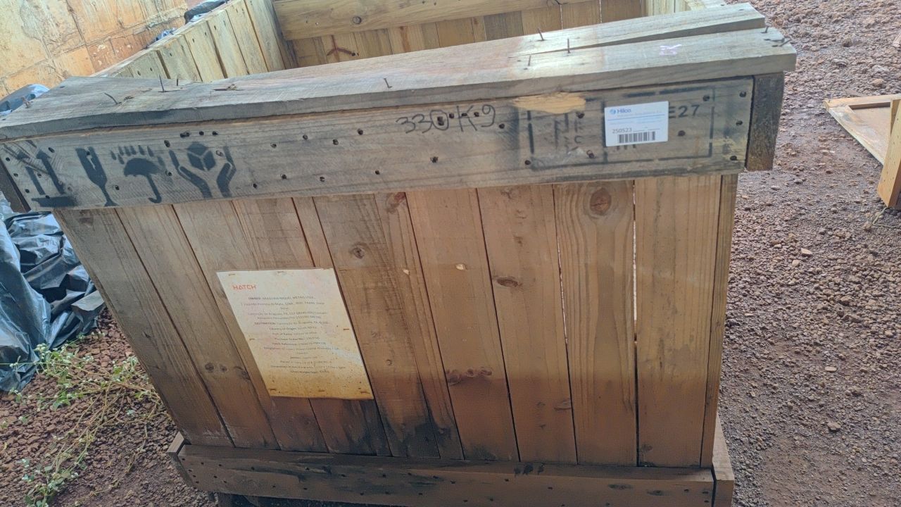 Lot with wooden box with various Process items: