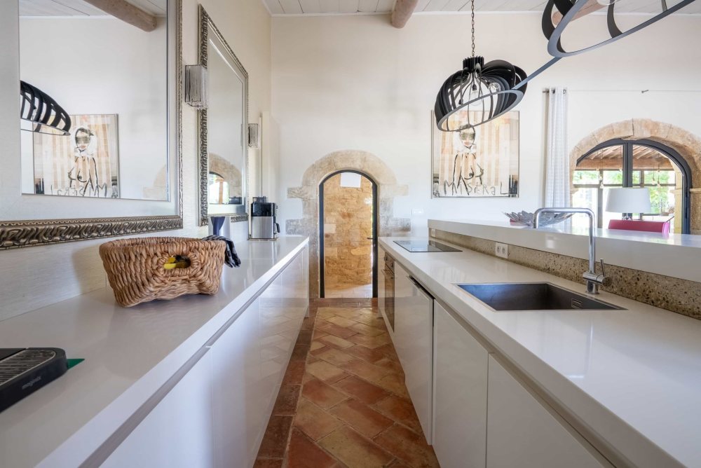 Photographs of Le Mas des Lavandins villa in Provence - Image 7 of 53