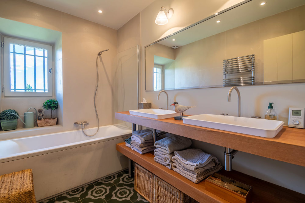 Photographs of Mas Le Nectar villa in Provence - Image 28 of 53