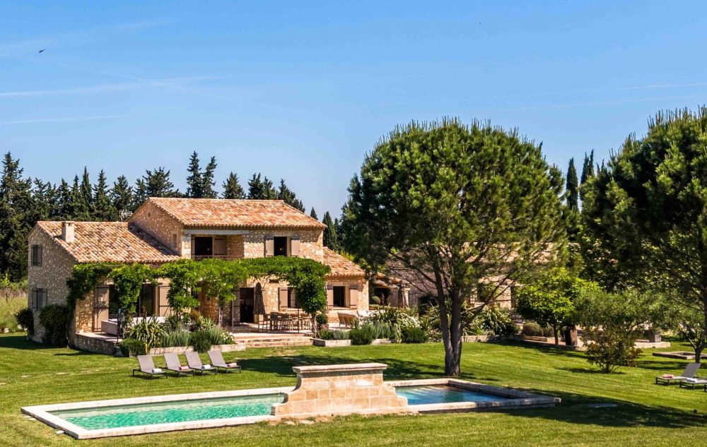 Photographs of Mas des Sources villa in Provence - Image 1 of 41