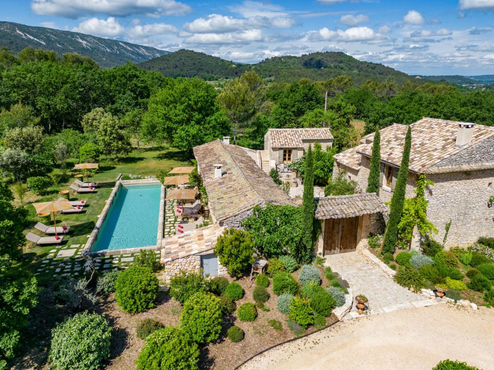 Photographs of Le Mas d’Or villa in Provence - Image 1 of 38